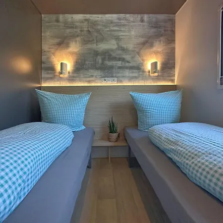 Seeblick - Premium Tinyhouse Mit Sauna Und Hottub Neunburg vorm Wald